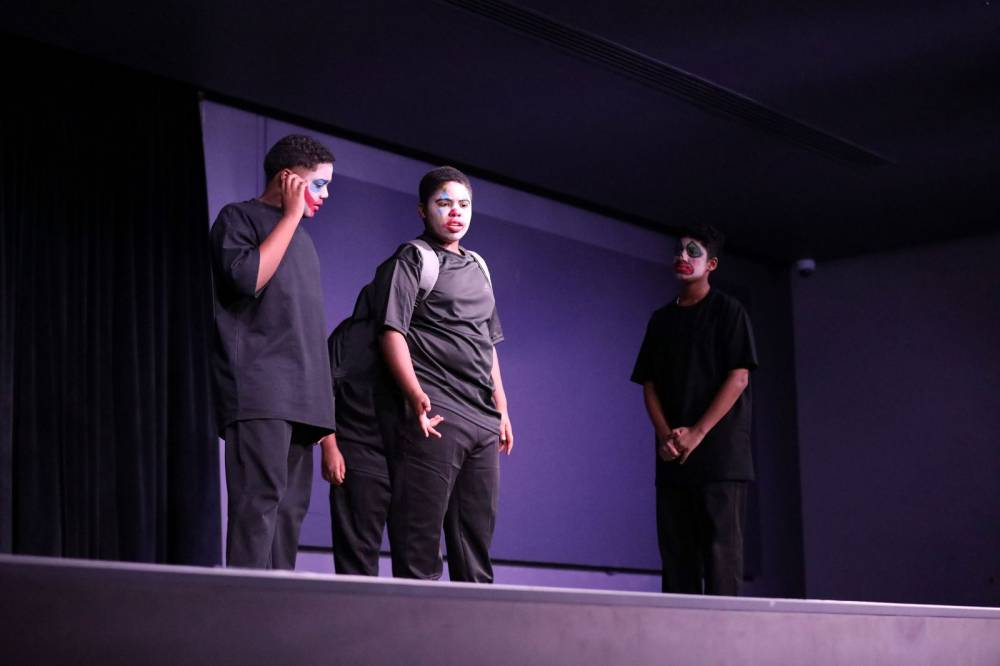 أربعة عروض فنية احترافية في يوم الناشئة المسرحي