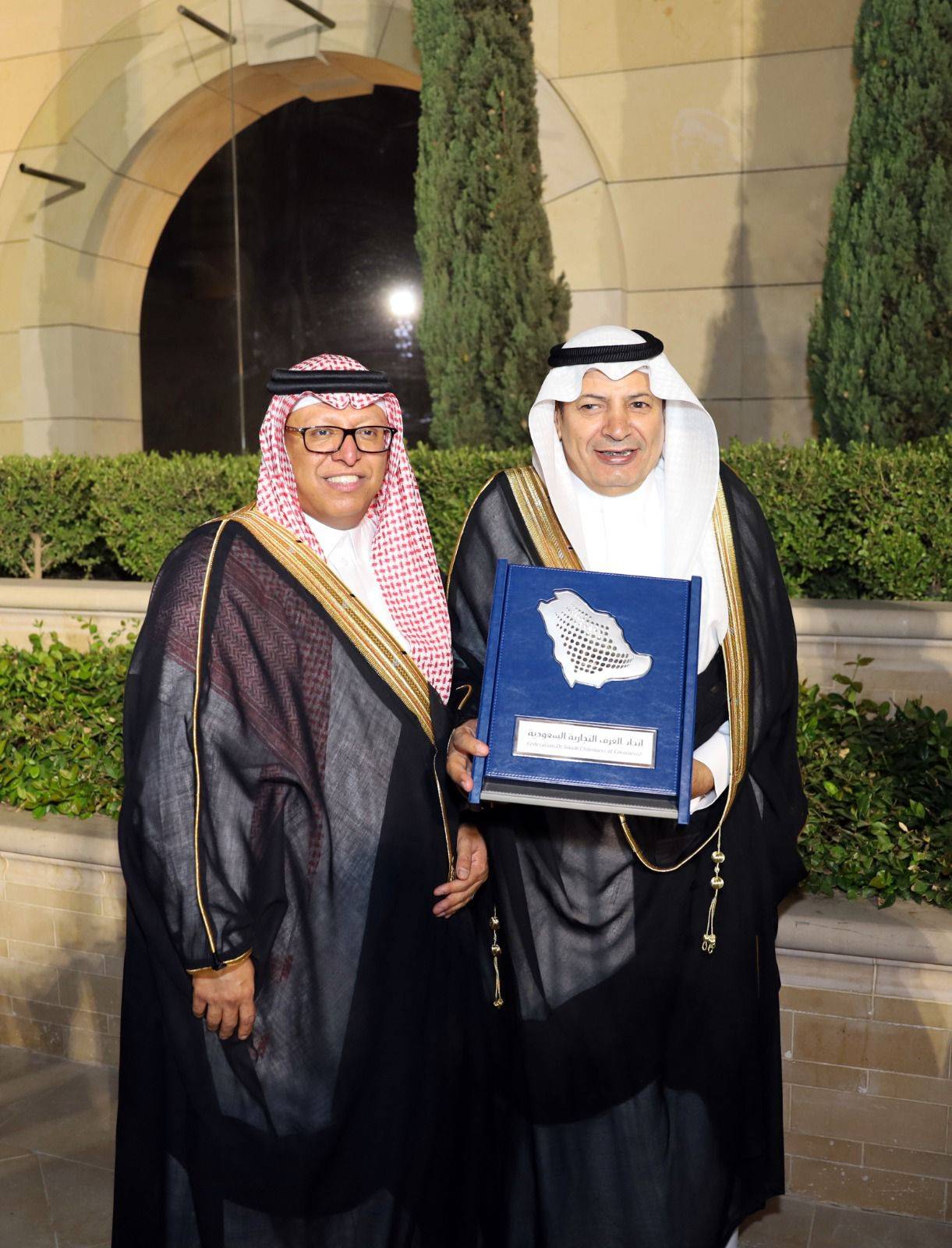 القائم بالأعمال يقيم حفل عشاء تكريمي لرئيس اتحاد الغرف التجارية السعودية والوفد المرافق