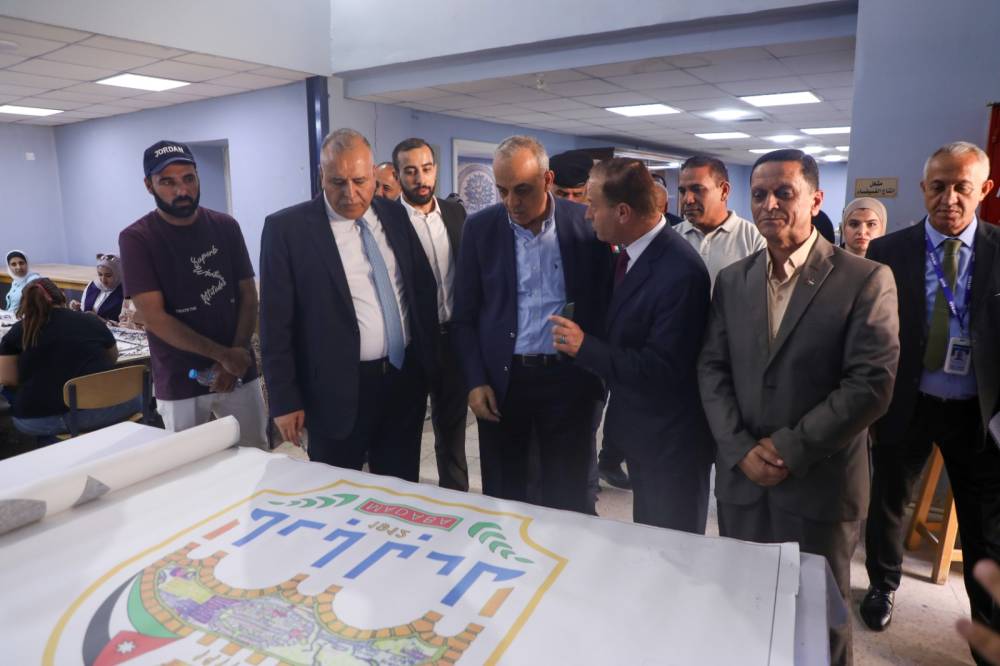 وزير السياحة والآثار يلتقي ممثلي القطاع السياحي والمجتمع المحلي في مادبا