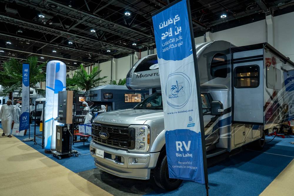 كرافانات بن لاحج تُشعل حماس عشّاق التخييم والرحلات في معرض أبوظبي الدولي للصيد والفروسية 2025