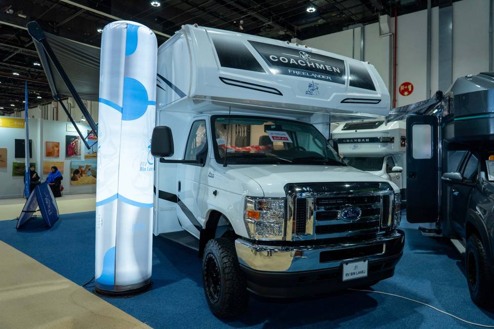 كرافانات بن لاحج تُشعل حماس عشّاق التخييم والرحلات في معرض أبوظبي الدولي للصيد والفروسية 2025