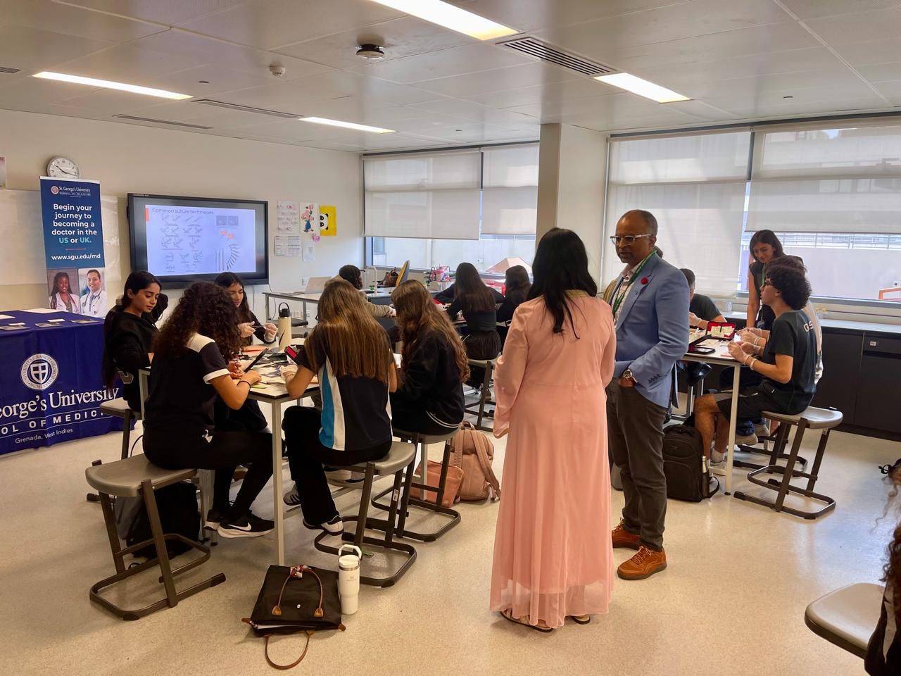 جامعة سانت جورج تتعاون مع مجموعة جيمس للتعليم لتوسيع فرص التعليم الطبي للطلاب في الإمارات وقطر