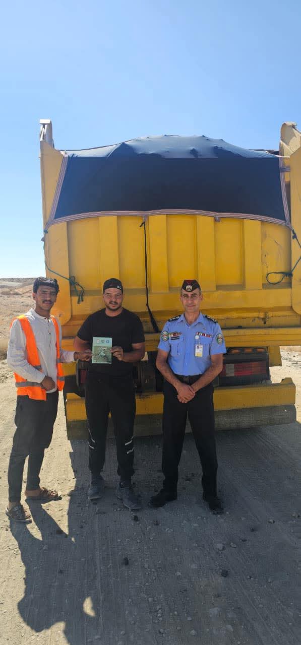 فرق ميدانية من الأمن العام تنفذ جولات لتوعية سائقي مركبات الشحن