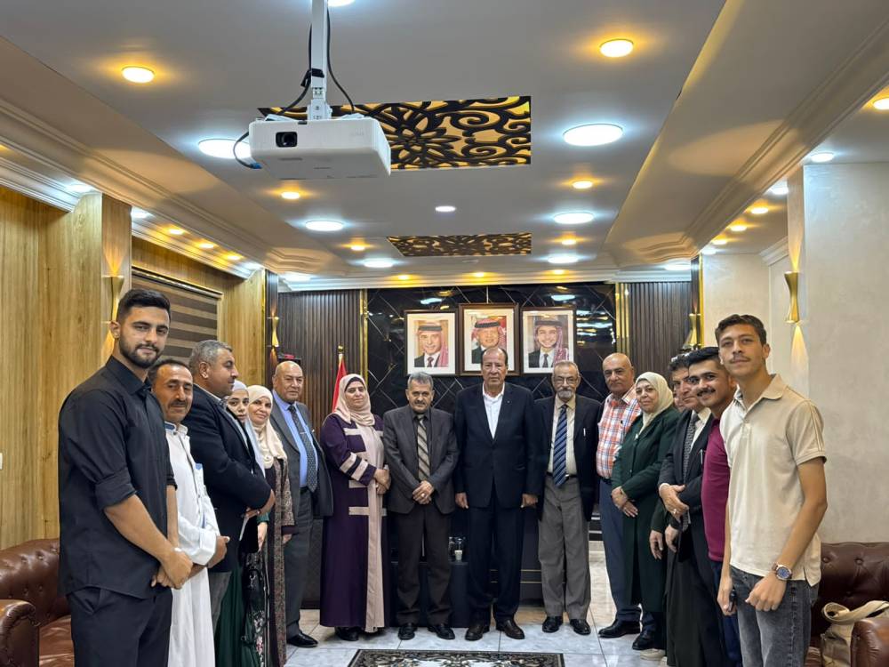 رئيس لجنة بلدية كفرنجه يلتقي وفدا من جمعية البيئة ومبادرة العمل التطوعي والاجتماعي