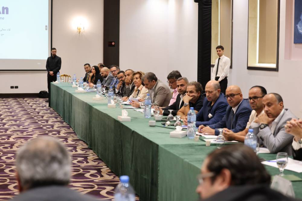 وزير السياحة يبحث مع ممثلي القطاع السياحي خطط عودة النشاط السياحي للملكة 