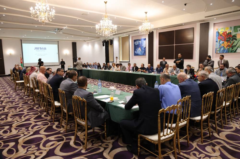 وزير السياحة يبحث مع ممثلي القطاع السياحي خطط عودة النشاط السياحي للملكة 