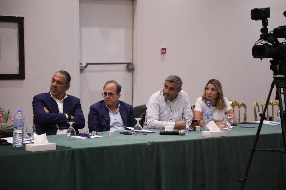 وزير السياحة يبحث مع ممثلي القطاع السياحي خطط عودة النشاط السياحي للملكة 