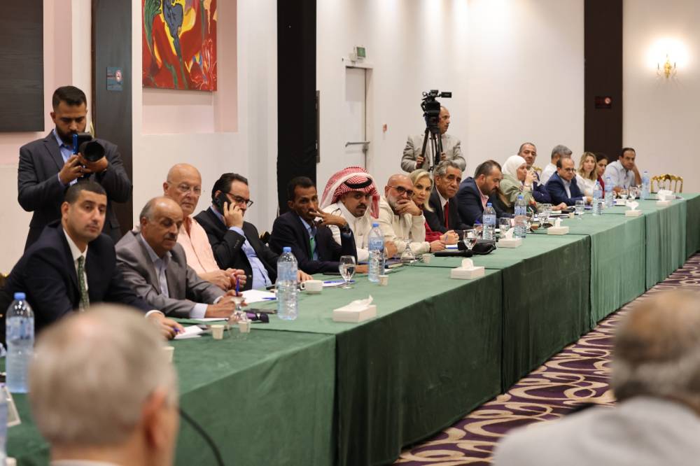 وزير السياحة يبحث مع ممثلي القطاع السياحي خطط عودة النشاط السياحي للملكة 