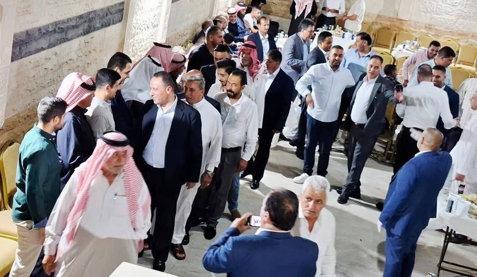 الركيبات يجمع الأصدقاء والمُحبين على مأدبة عشاء بعد أن مَنَّ الله عليه بالشفاء وإنتهاء فترة العزل الإولى ..