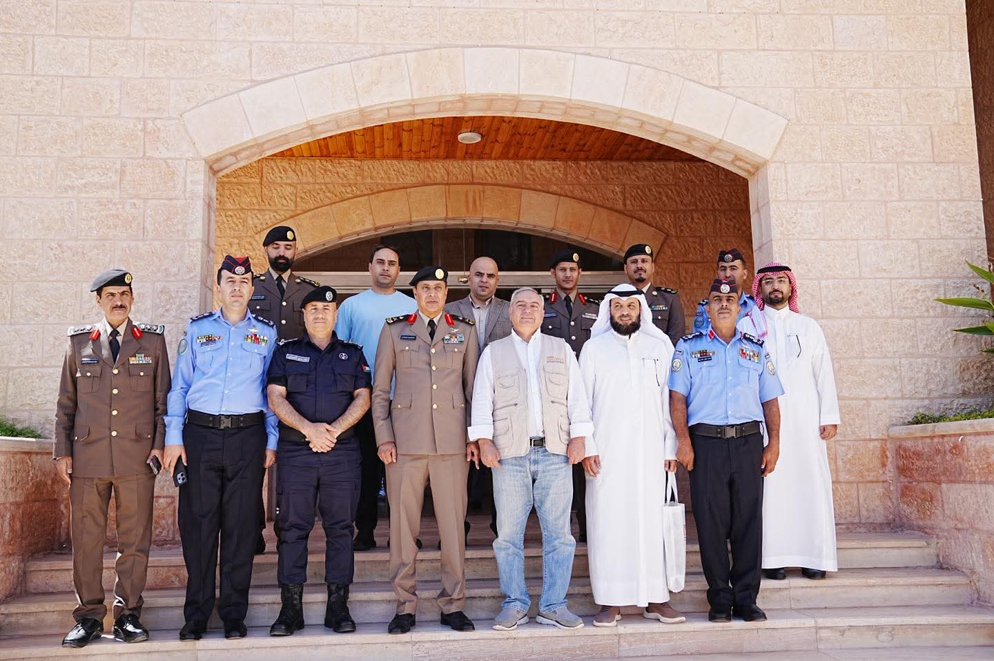 البريزات يلتقي وفداً من أجهزة الأمن السياحي من السعودية والكويت لبحث تعزيز التعاون السياحي والأمني