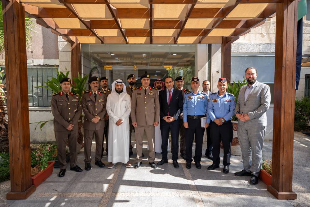 وزير السياحة والآثار يلتقي وفداً من أجهزة الأمن السياحي في السعودية والكويت