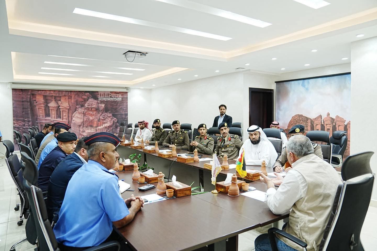 البريزات يلتقي وفداً من أجهزة الأمن السياحي من السعودية والكويت لبحث تعزيز التعاون السياحي والأمني