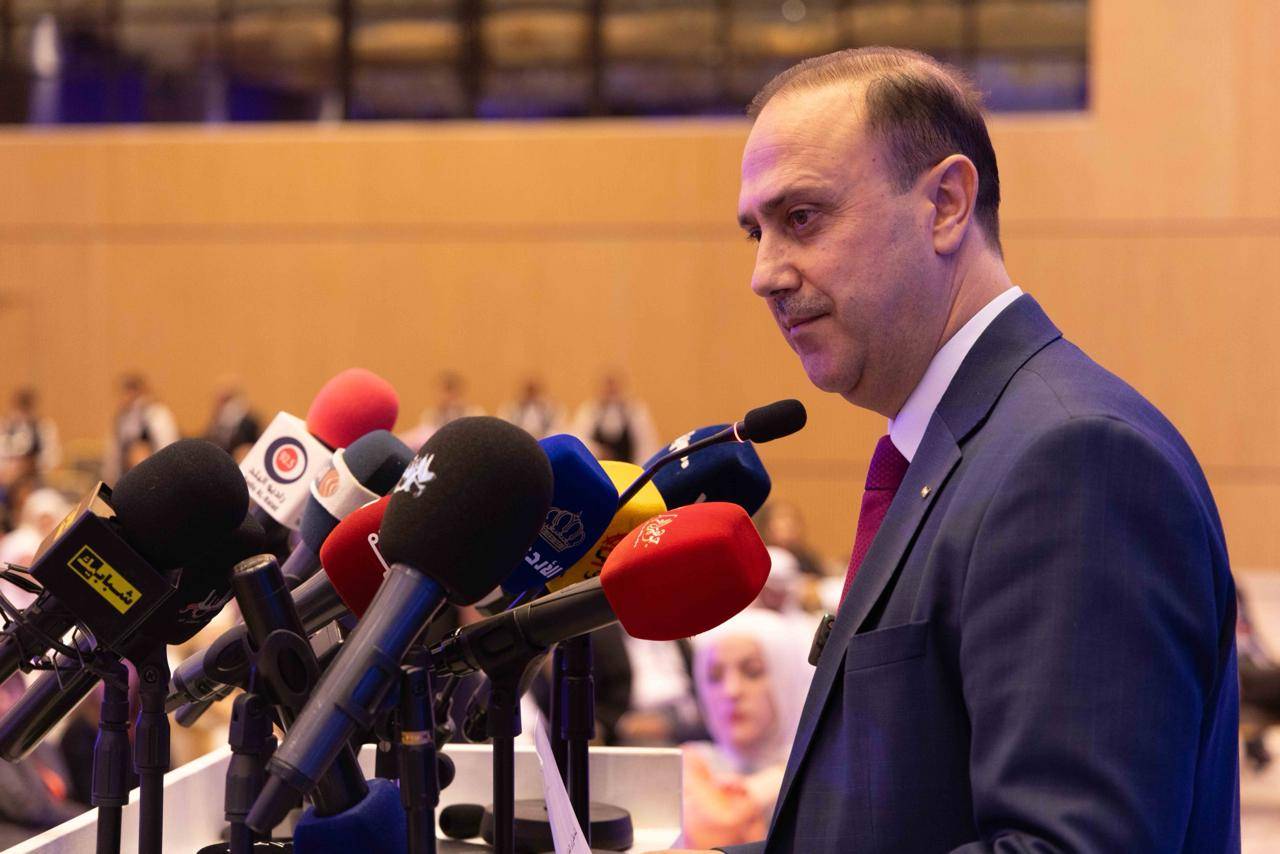 المومني: ضرورة مواجهة التضليل الإعلامي دون تقييد الحريات