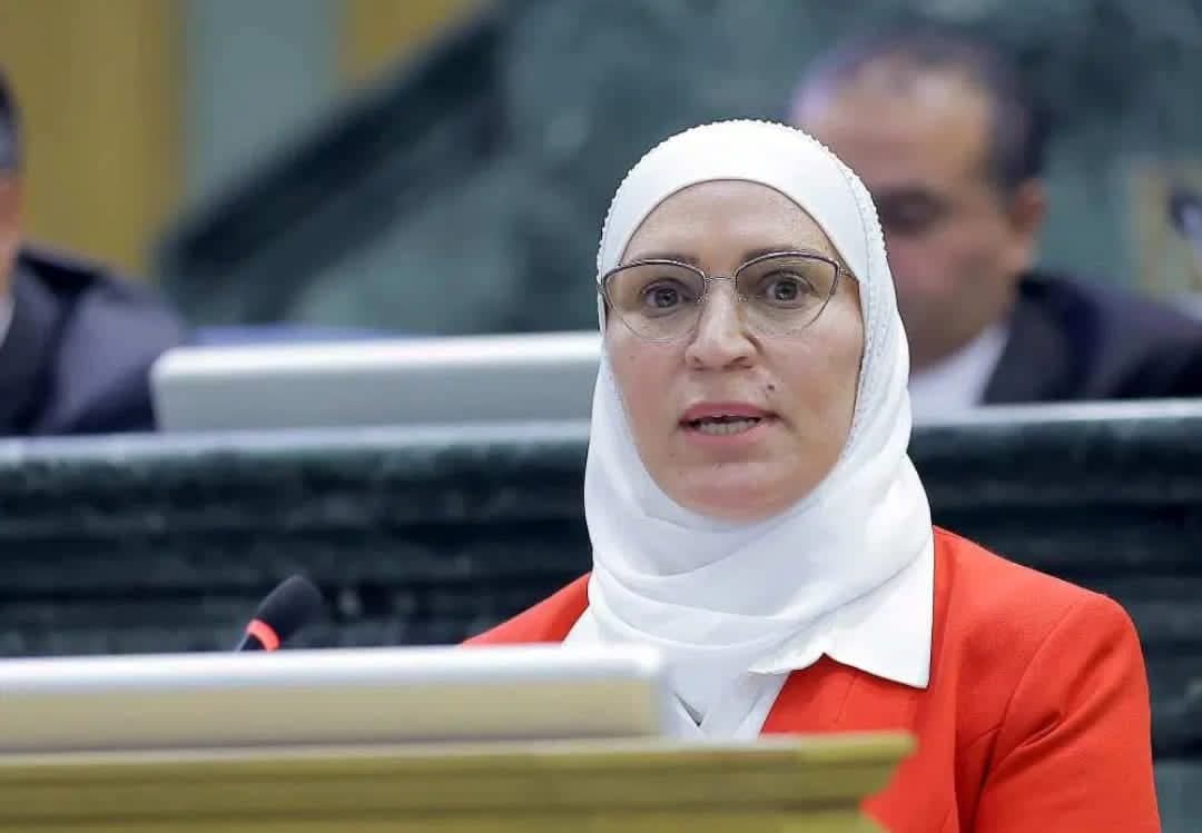 هالة الجراح.. سيدة الموقف