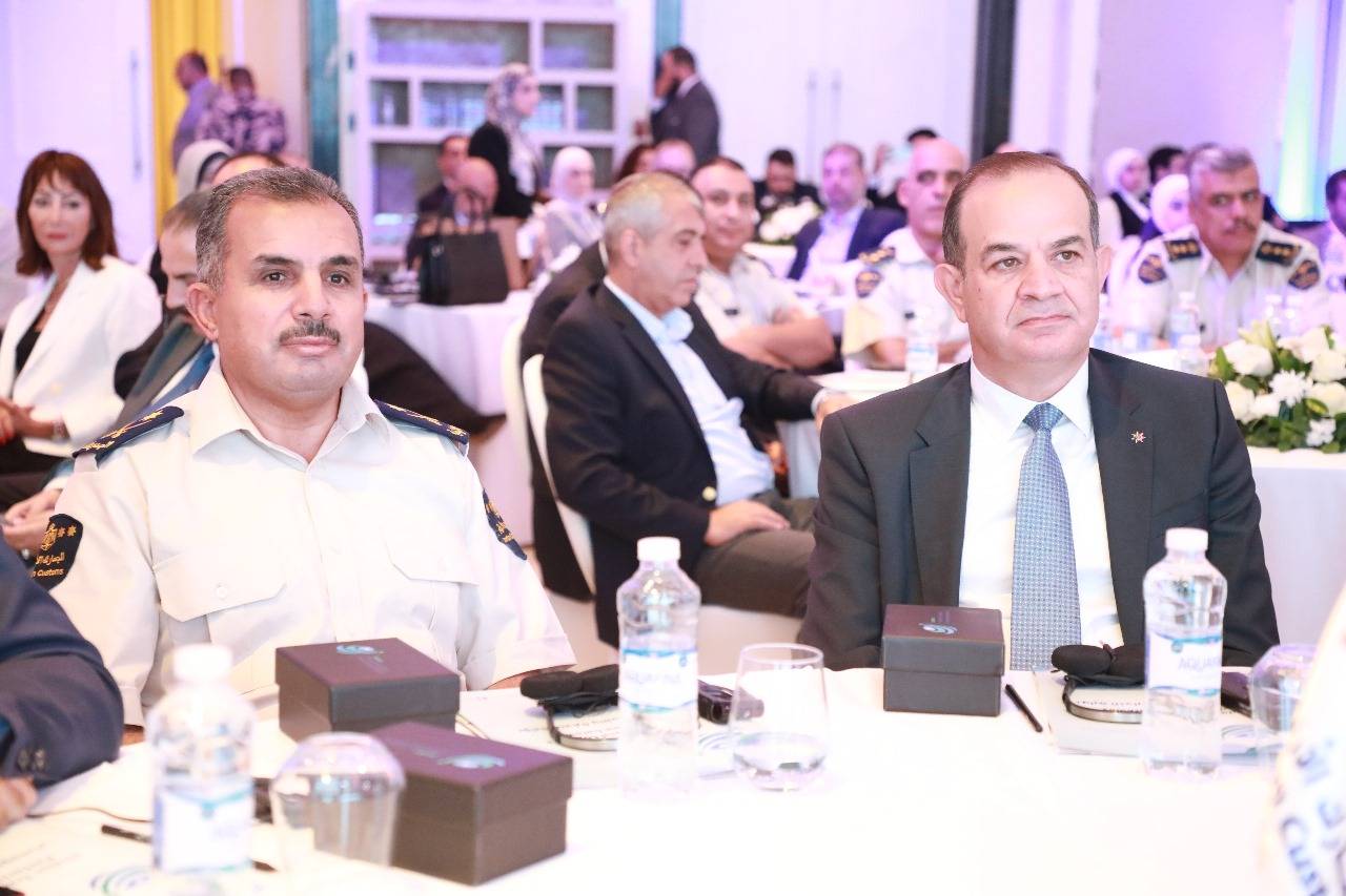 إطلاق بوابة التجارة والأداء اللوجستي