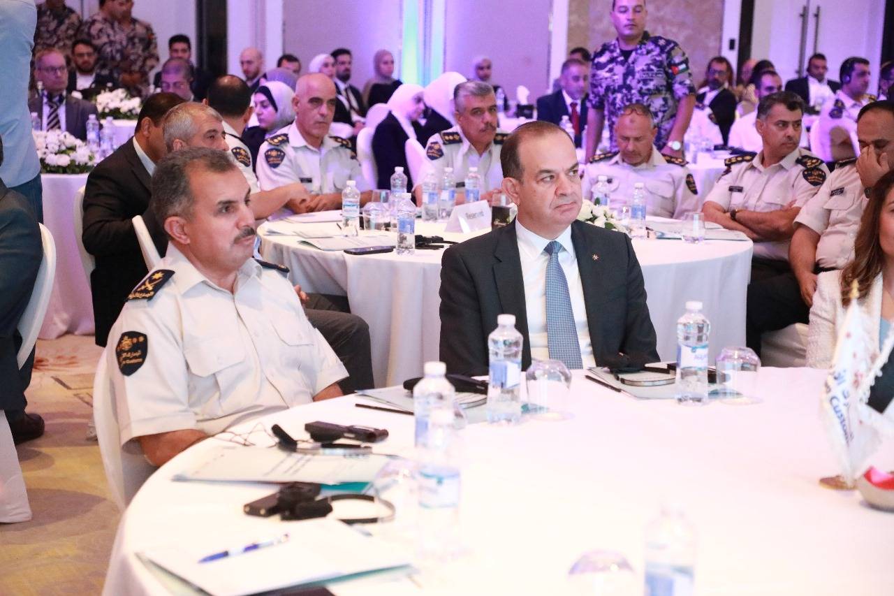 إطلاق بوابة التجارة والأداء اللوجستي