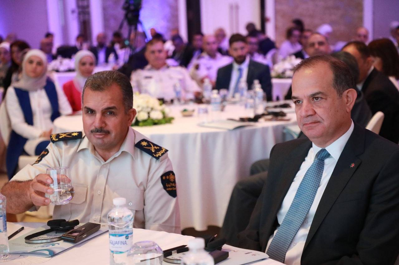 إطلاق بوابة التجارة والأداء اللوجستي