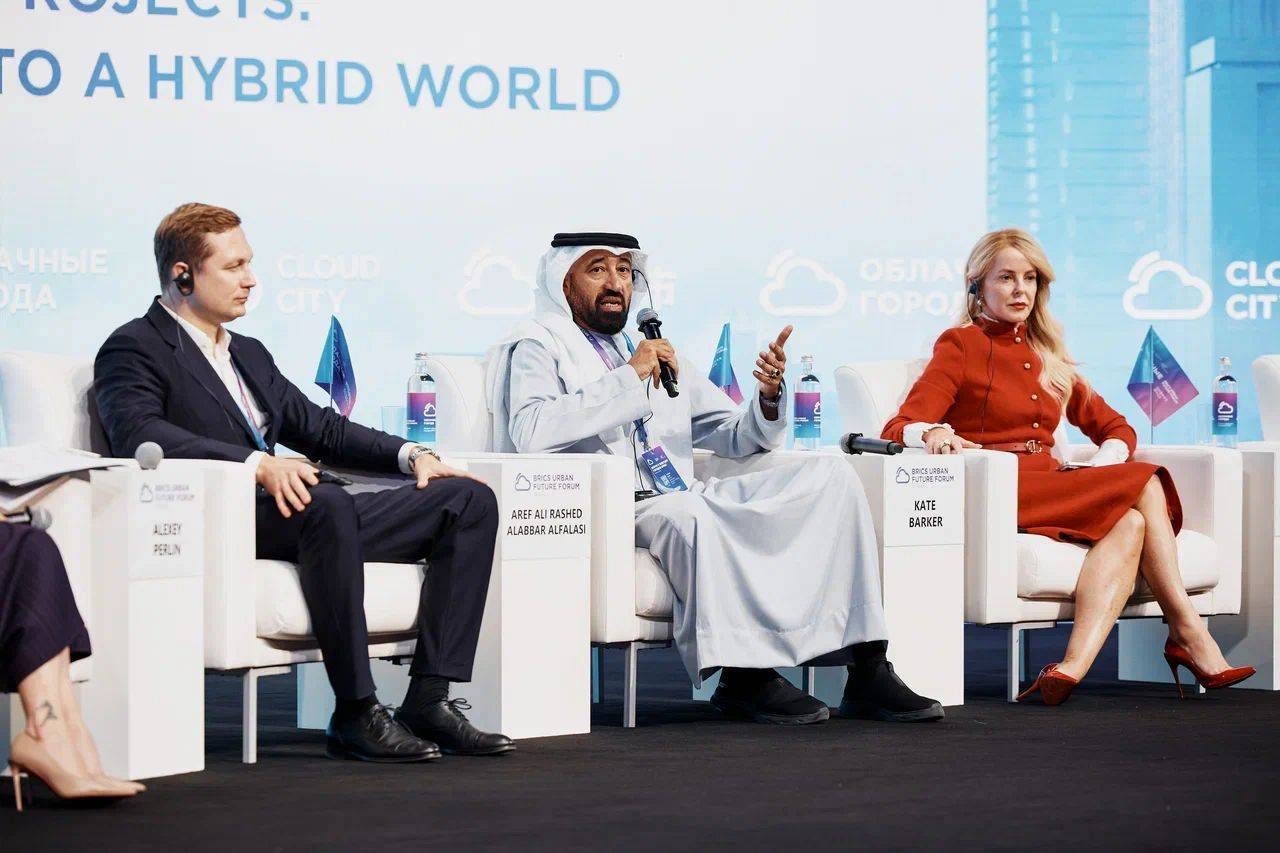 عارف العبار يسلط الضوء على تجربة الإمارات في البنية التحتية المستقبلية خلال منتدى  البريكس للمستقبل الحضري في موسكو