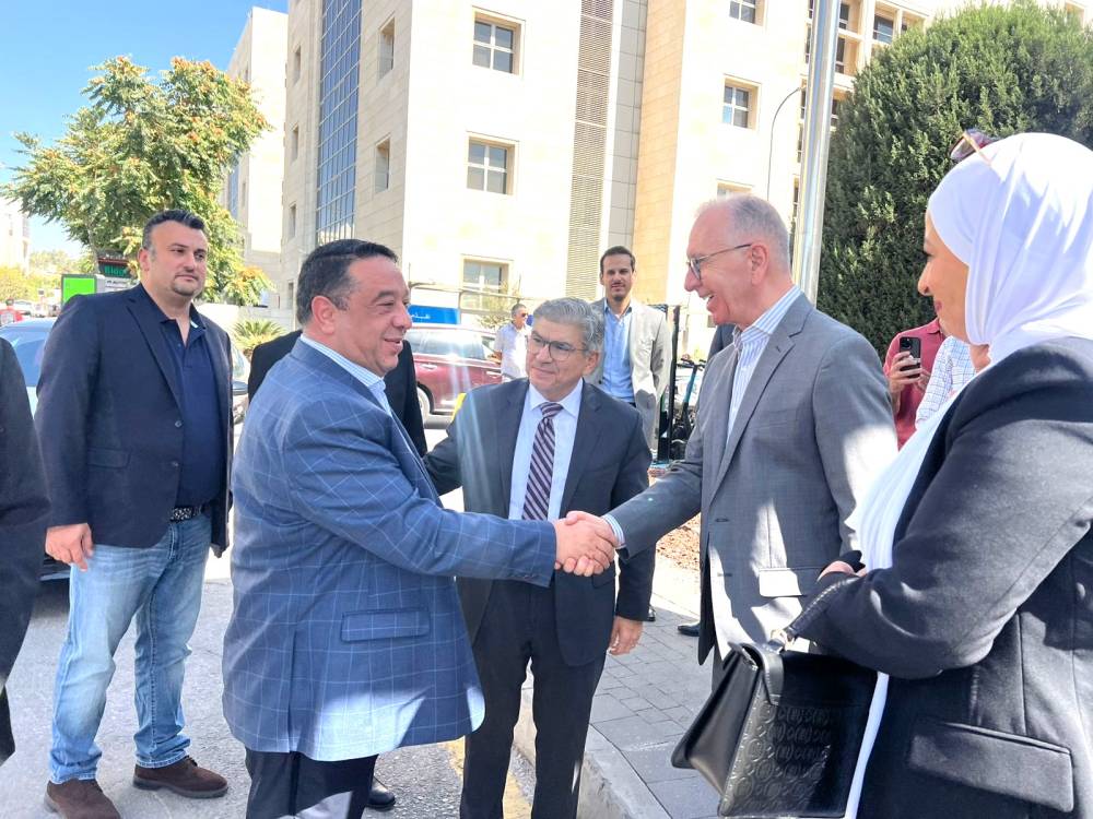 افتتاح مكتب للبريد الأردني في مجمع الملك الحسين للأعمال