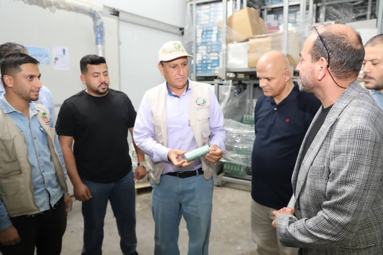 الرواشدة يطلع على تجربة القطاع الخاص في إنتاج وتعبئة وتغليف التمور