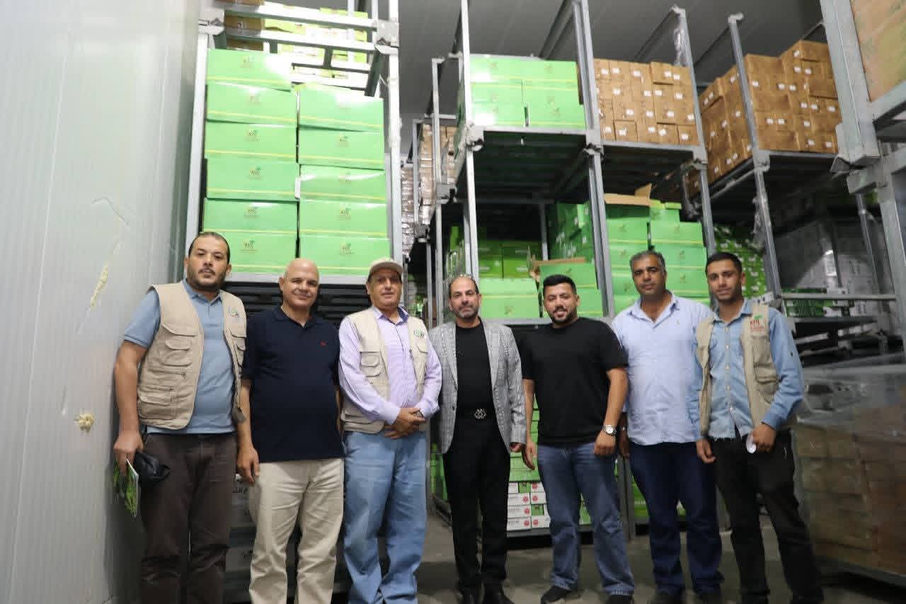 الرواشدة يطلع على تجربة القطاع الخاص في إنتاج وتعبئة وتغليف التمور