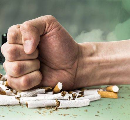 البدائل الإلكترونية كخيار أقل ضرراً: هل يمكن أن تساعد في تقليل أعداد المدخنين التقليديين؟