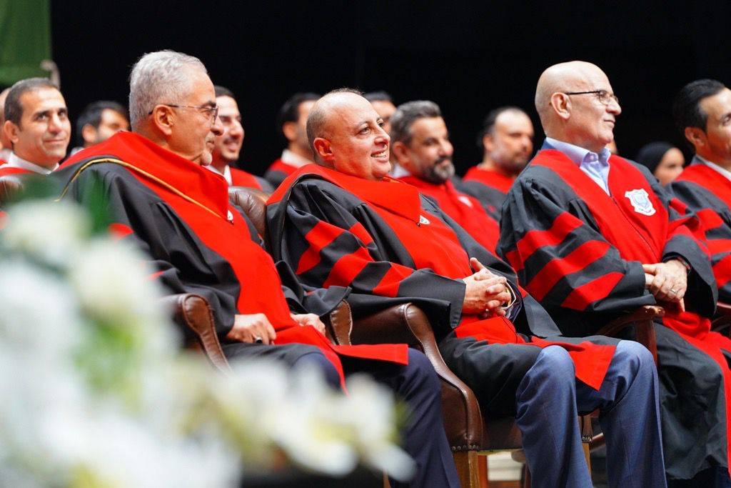 بالصور ... د. ماهر الحوراني يرعى اليوم الأول لإحتفال عمان الأهلية بتخريج طلبتها للفصل الصيفي من الفوج 32