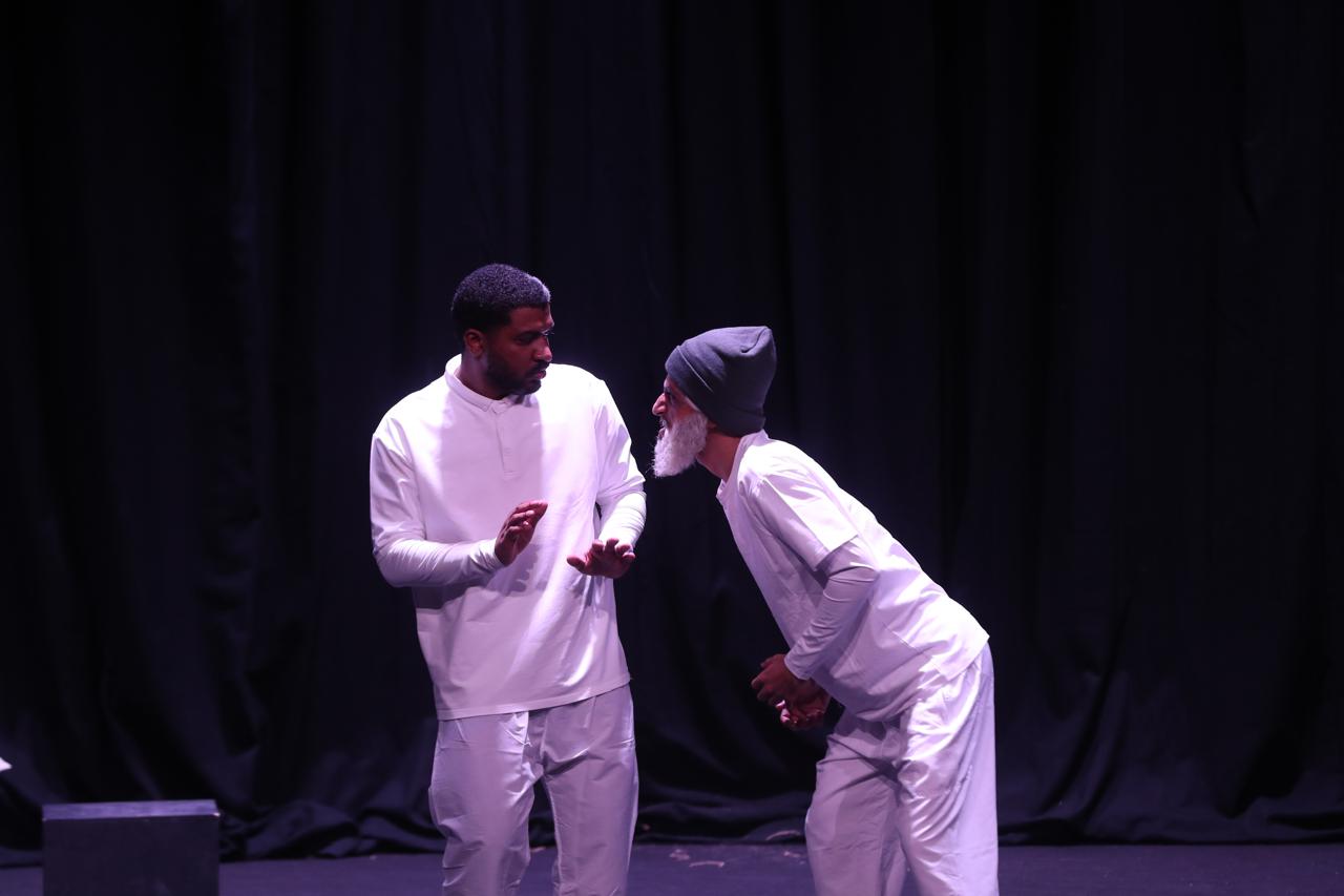 تواصل فعاليات مهرجان كلباء للمسرحيات القصيرة