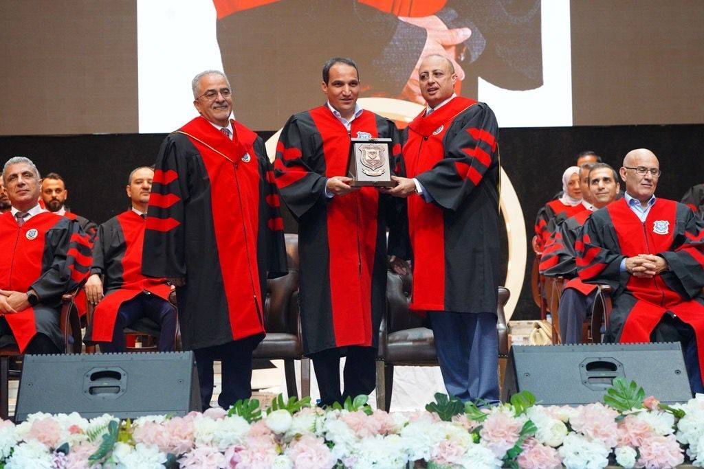 بالصور ... د. ماهر الحوراني يرعى اليوم الأول لإحتفال عمان الأهلية بتخريج طلبتها للفصل الصيفي من الفوج 32