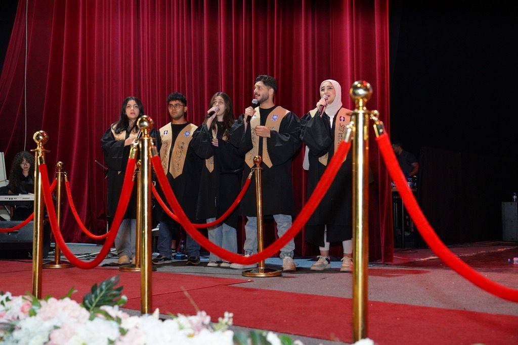 بالصور .. أ.د.حمدان يرعى احتفال عمان الاهلية لليوم الثاني بتخريج طلبة الفصل الصيفي من الفوج 32