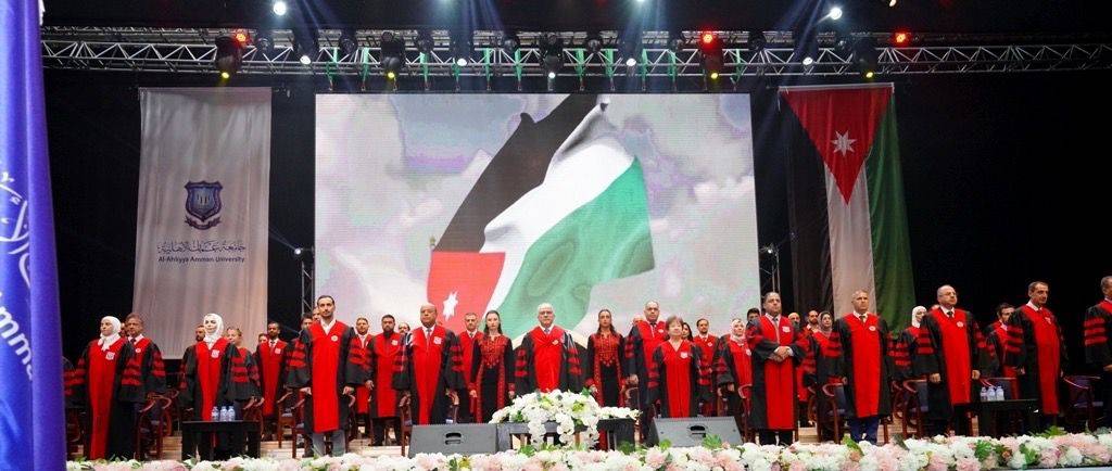 بالصور .. أ.د.حمدان يرعى احتفال عمان الاهلية لليوم الثاني بتخريج طلبة الفصل الصيفي من الفوج 32