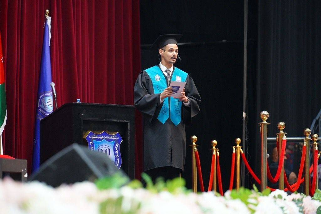 بالصور .. أ.د.حمدان يرعى احتفال عمان الاهلية لليوم الثاني بتخريج طلبة الفصل الصيفي من الفوج 32