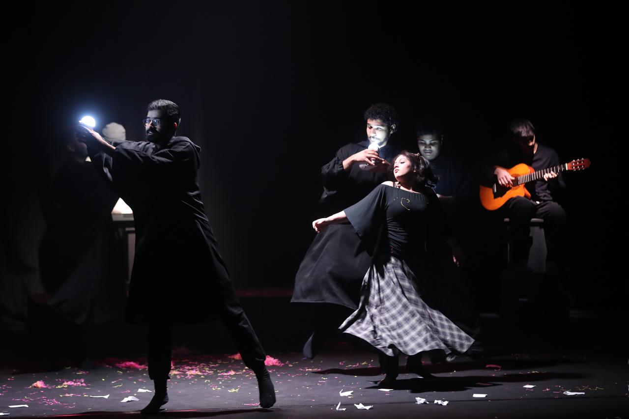 مهرجان كلباء للمسرحيات القصيرة يواصل فعالياته