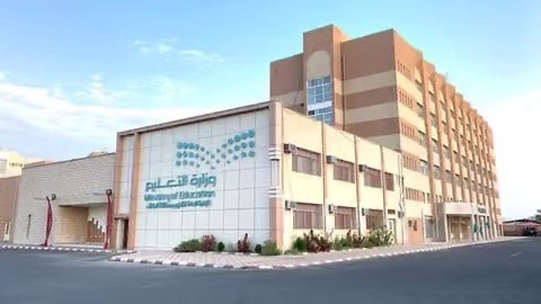 تعليم الطائف يحتفل اليوم الأحد بـ 27 ألف معلم  بحزمة من الفعاليات تقديرًا لجهوده