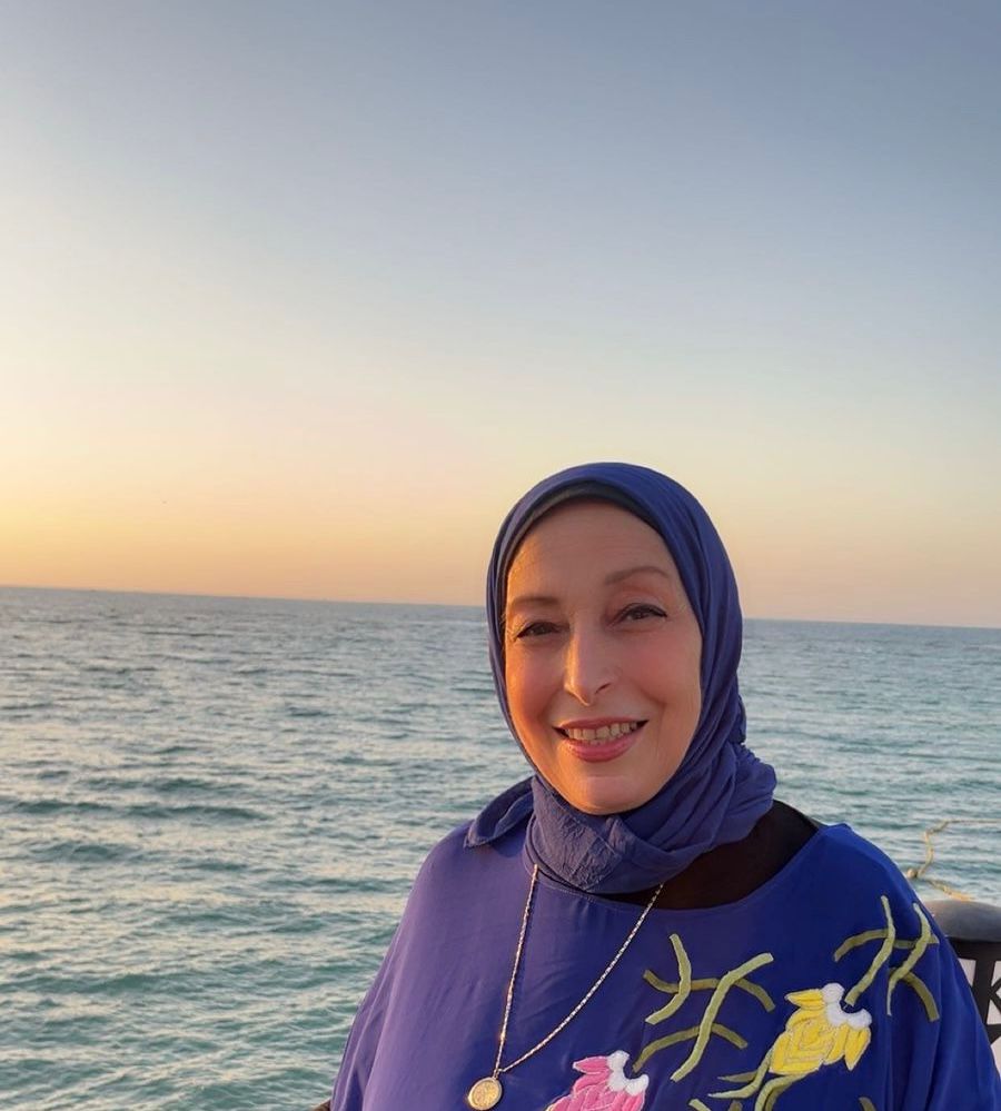 نادية إبراهيم نوري تكتب : حتى لا تكون ثيابك أغلى منك