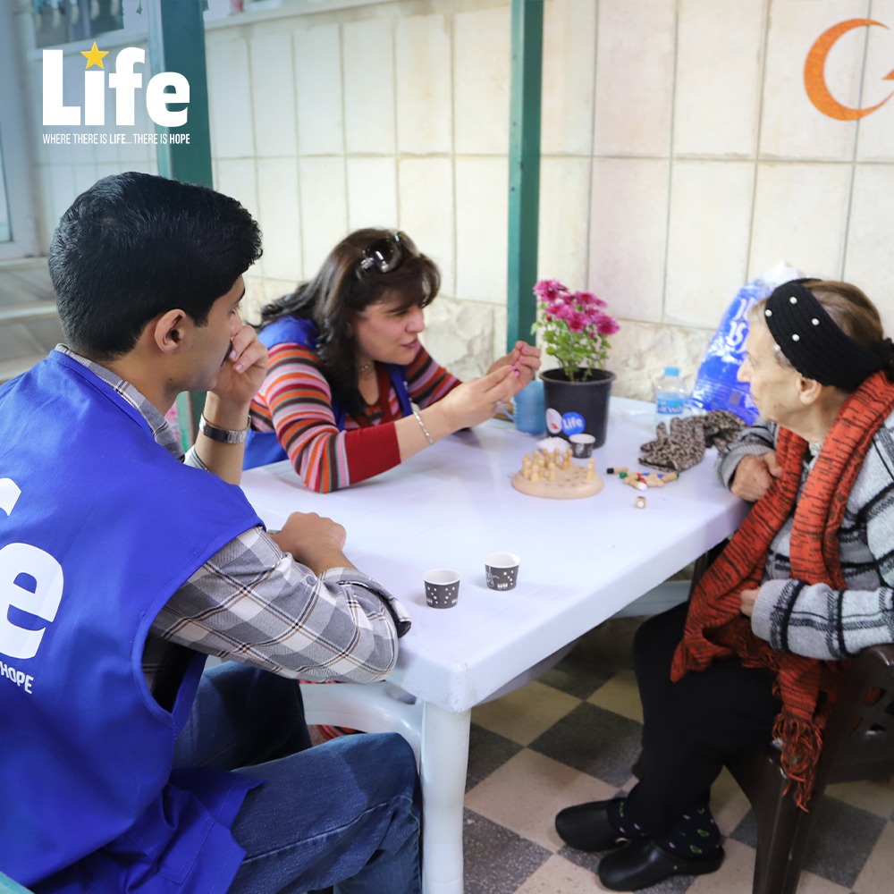 لايف للإغاثة والتنمية في اليوم العالمي للمسنين:  برامج الرعاية الصحية والاجتماعية لكبار السن في الأردن مسئولية أسرية ومجتمعية