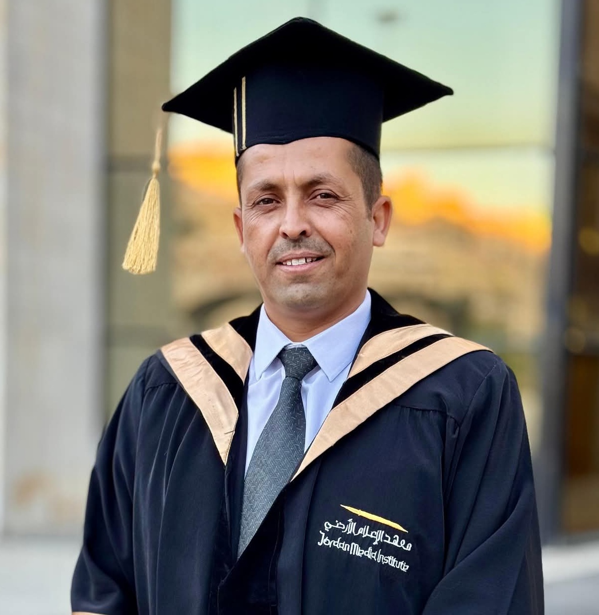 الخالدي يهنئ الزميل المقدم ناصر فضيل الطوالبة بحصوله على الماجستير في الصحافة والإعلام الحديث