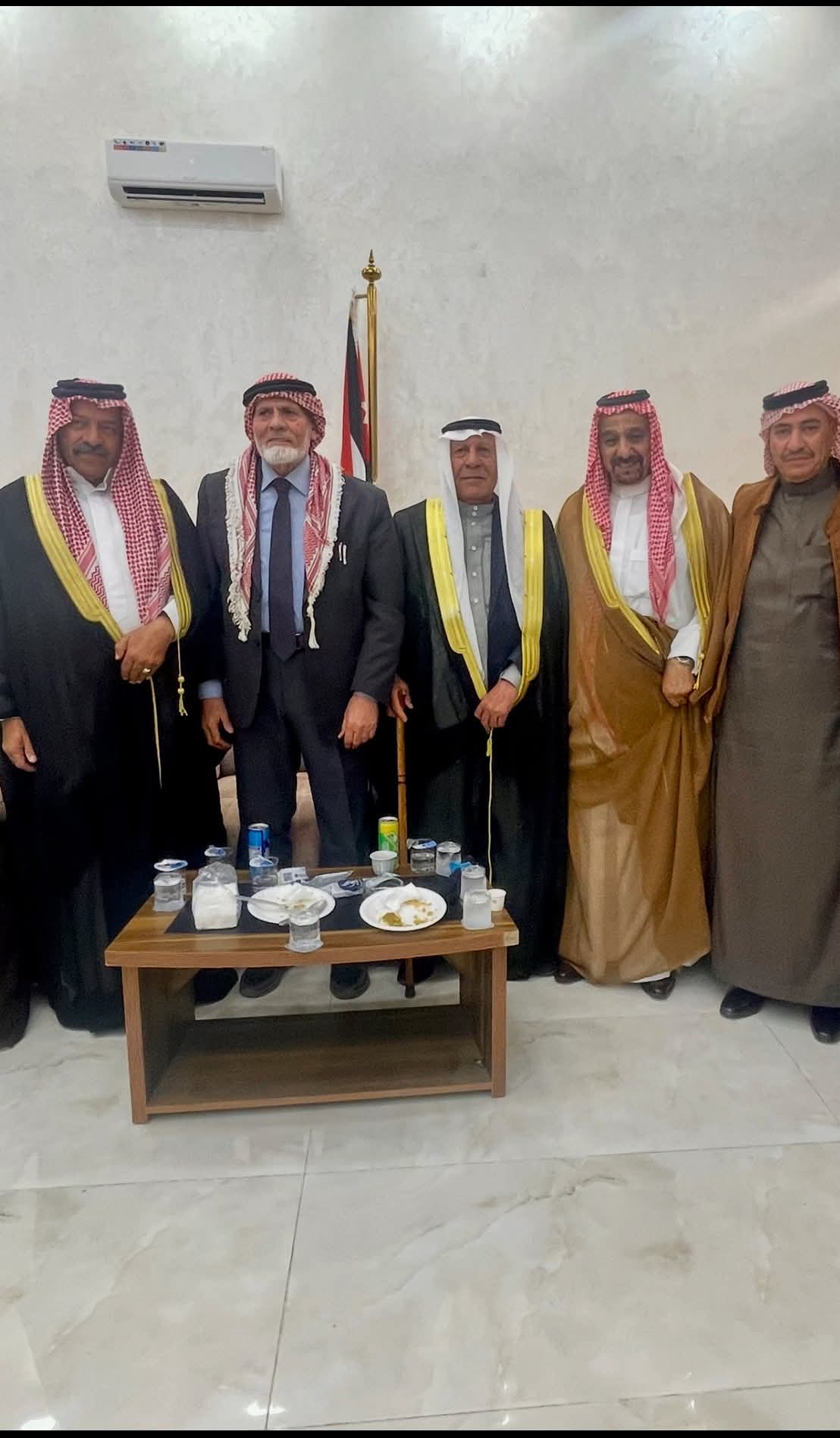 الازايدة/الحلايبة ..... و العقاربه..  نسايب