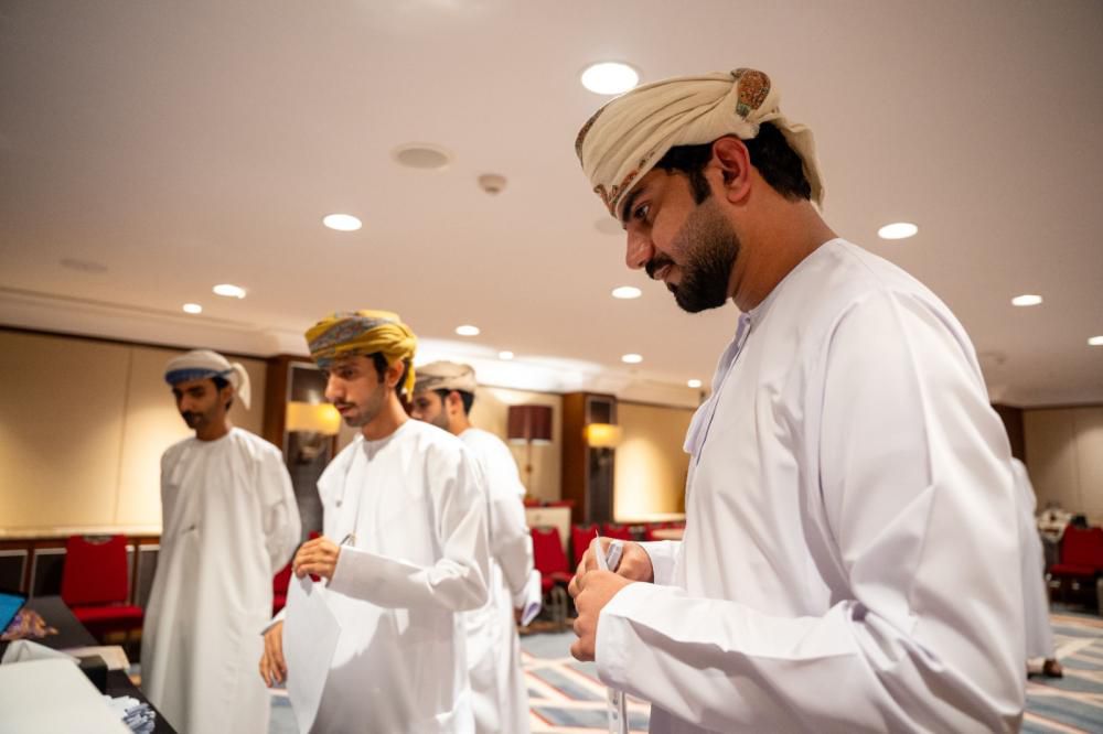 شاعر المليون 12».. حلقة تسجيلية رابعة من مسقط وأبوظبي لمقابلات الشعراء