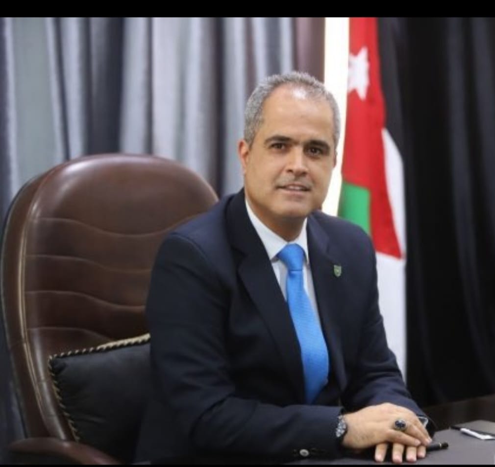 رئيس الجامعة الأردنية يُعيّن الدكتور شاكر أبو دلو مديرًا لوحدة القبول والتسجيل