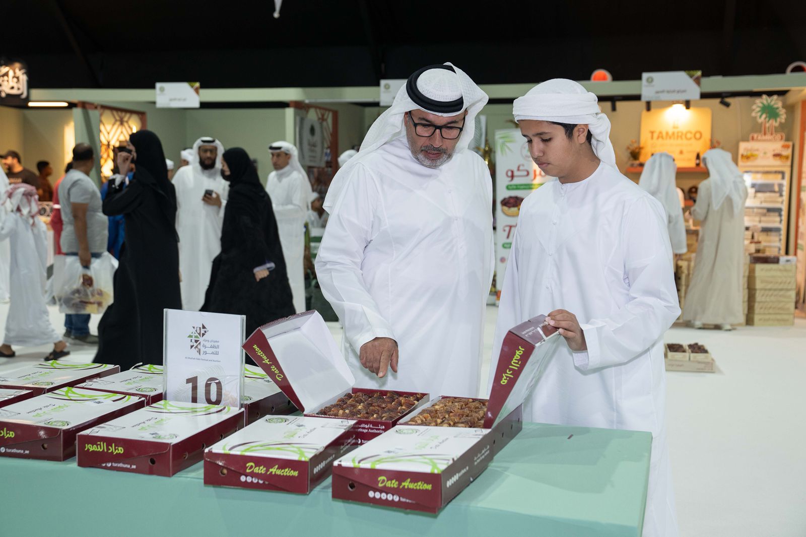 6.9 طن من التمور الفاخرة مع انطلاق فعاليات مهرجان الظفرة للتمور