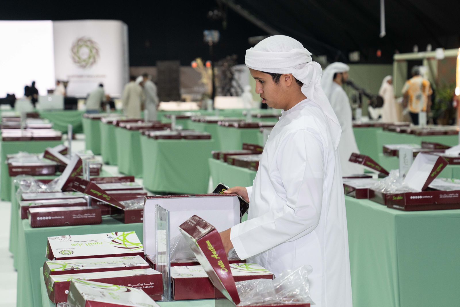 6.9 طن من التمور الفاخرة مع انطلاق فعاليات مهرجان الظفرة للتمور