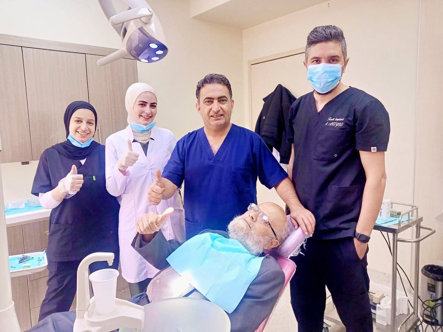 الدكتور عيسى الصرايرة... الطبيب الإنسان الذي يزرع الثقة قبل العلاج