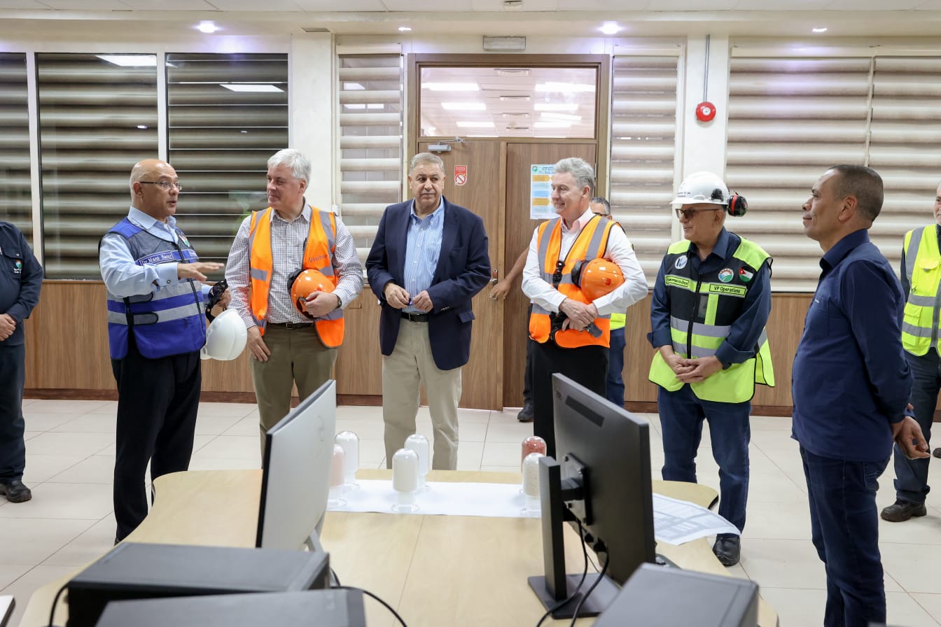 السفيران الكندي والأسترالي يزوران شركة البوتاس العربية في غور الصافي ويطلّعان على استراتيجيتها التوسعية ودورها في سوق الأسمدة العالمي  