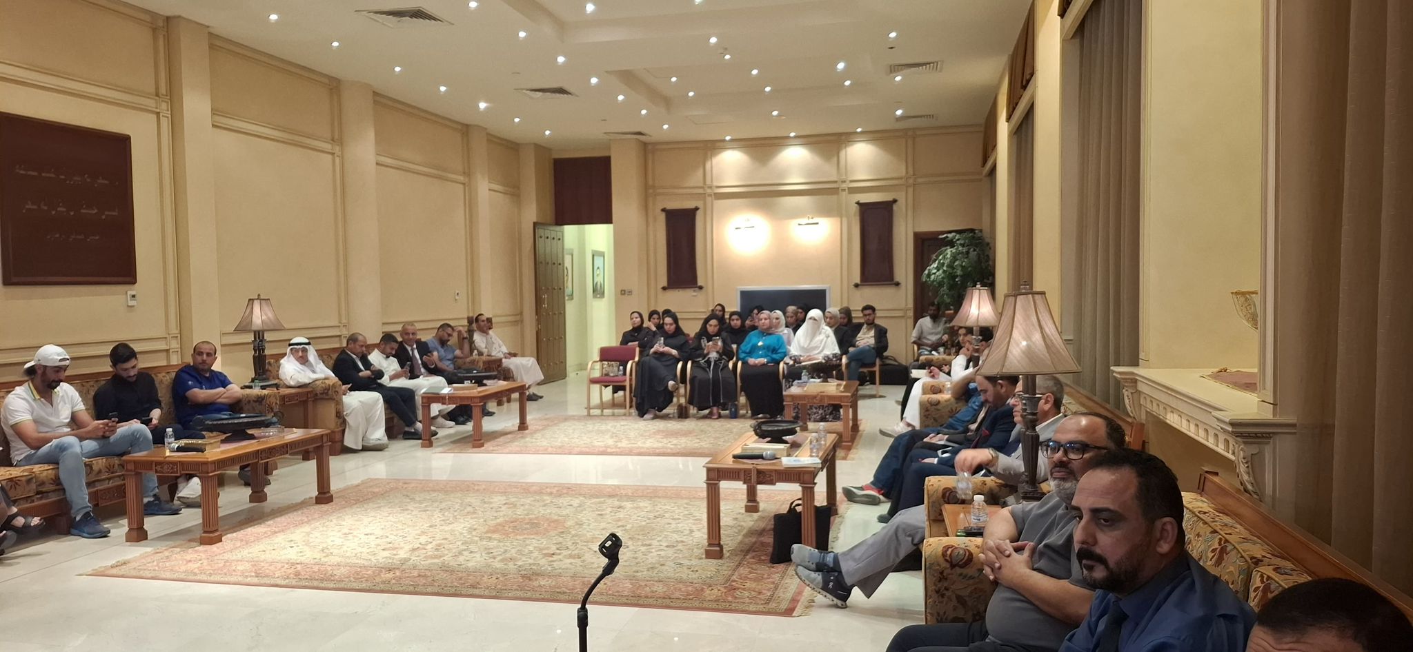 سعود البابطين: نفتح نوافذ النقد والحوار لتبقى القصيدة حيّة في وجدان الأمة