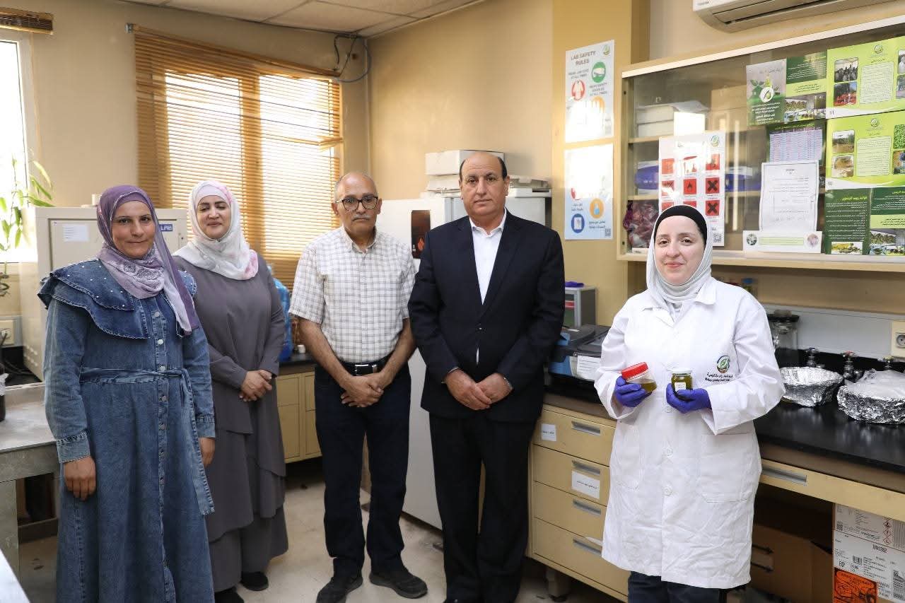 الرواشدة يتابع جاهزية مختبر فحص زيت الزيتون استعدادًا لمهرجان الزيتون الوطني ال25