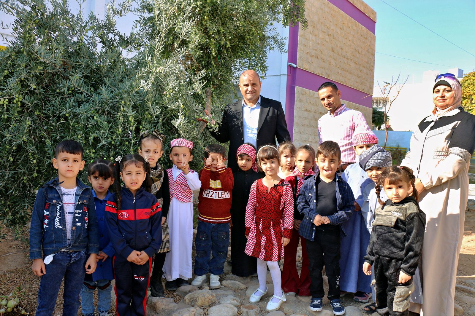 الحباشنة يتفقد عدداً من مدارس تربية معان ويشارك الطلبة في فعاليات تربوية وميدانية