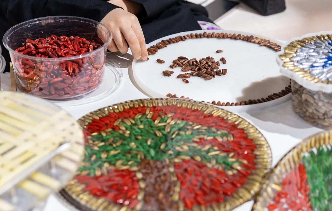 منتجات مبتكرة من نواة التمر في «الظفرة للتمور» تجمع بين التراث والاستدامة