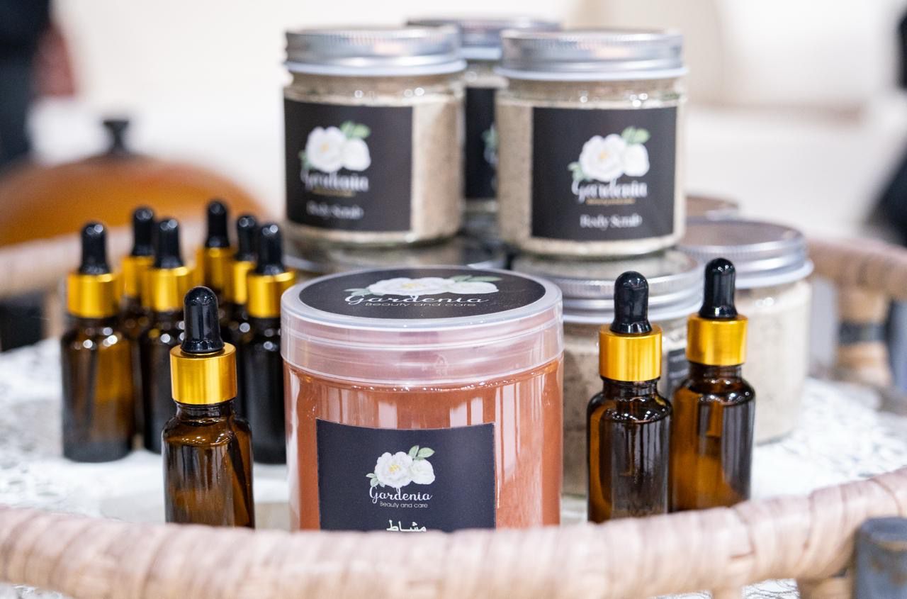 منتجات مبتكرة من نواة التمر في «الظفرة للتمور» تجمع بين التراث والاستدامة