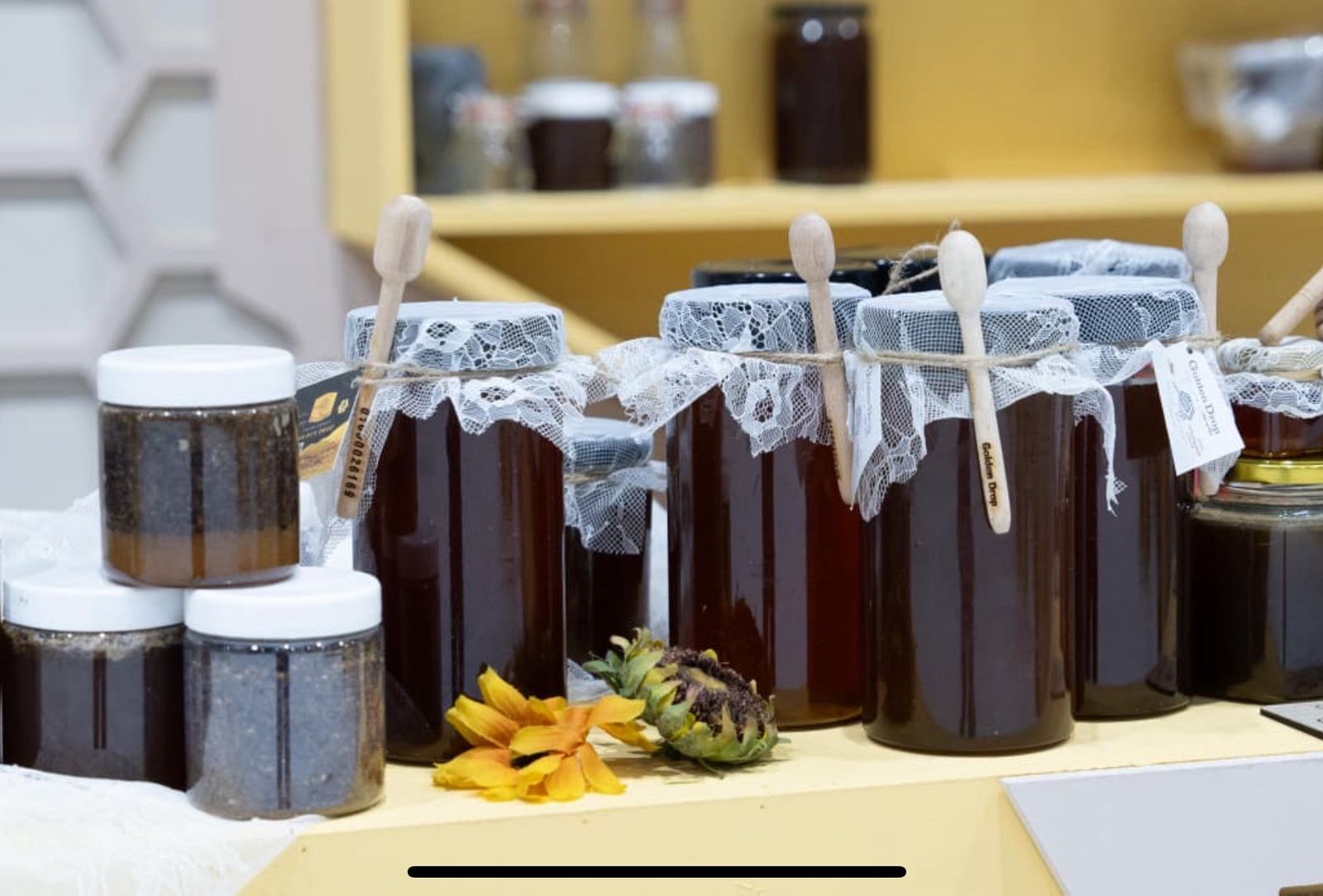 قرية العسل تفتح آفاقاً جديدة لتسويق المنتج الإماراتي في الظفرة للتمور